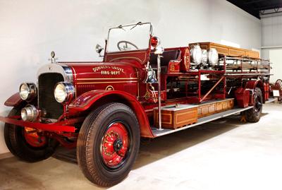 Seagrave Standard city service ladder truck. Ex – Downers Grove, IL.